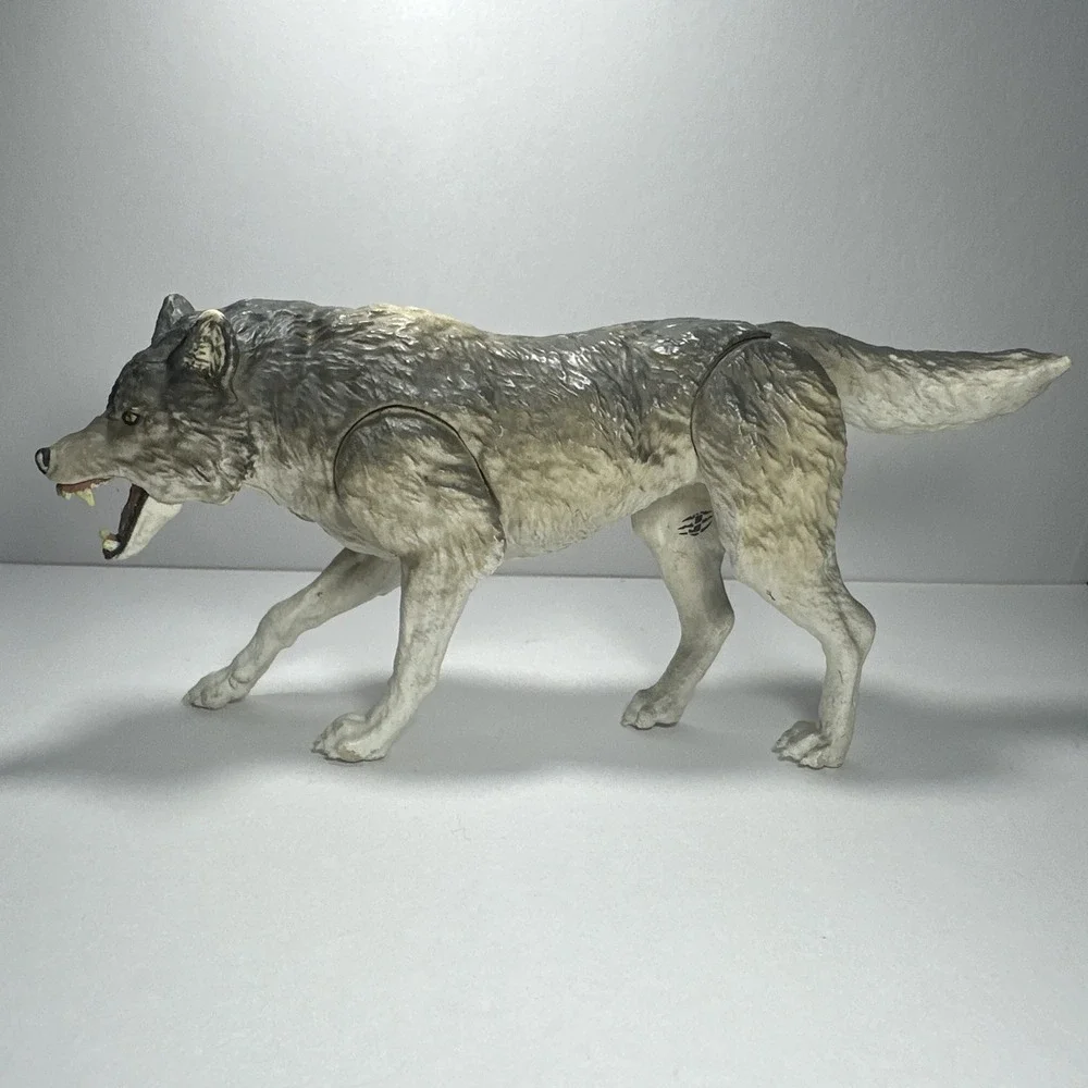 2019 Jumanji Wolf Action Figure Realistic Articulated Jaw Lanard 1409WH